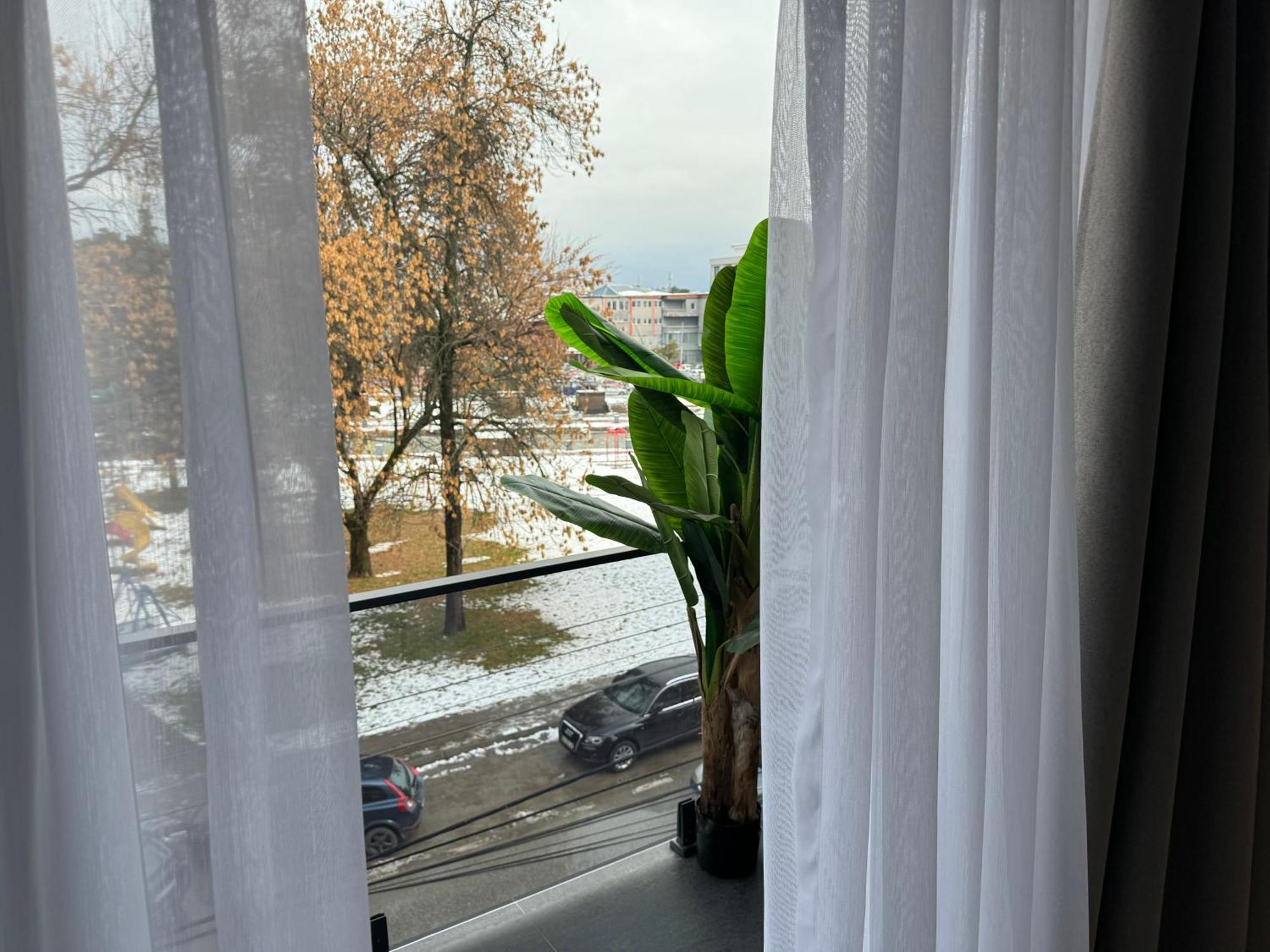 Hotel Le Manoir Гостивар Екстер'єр фото