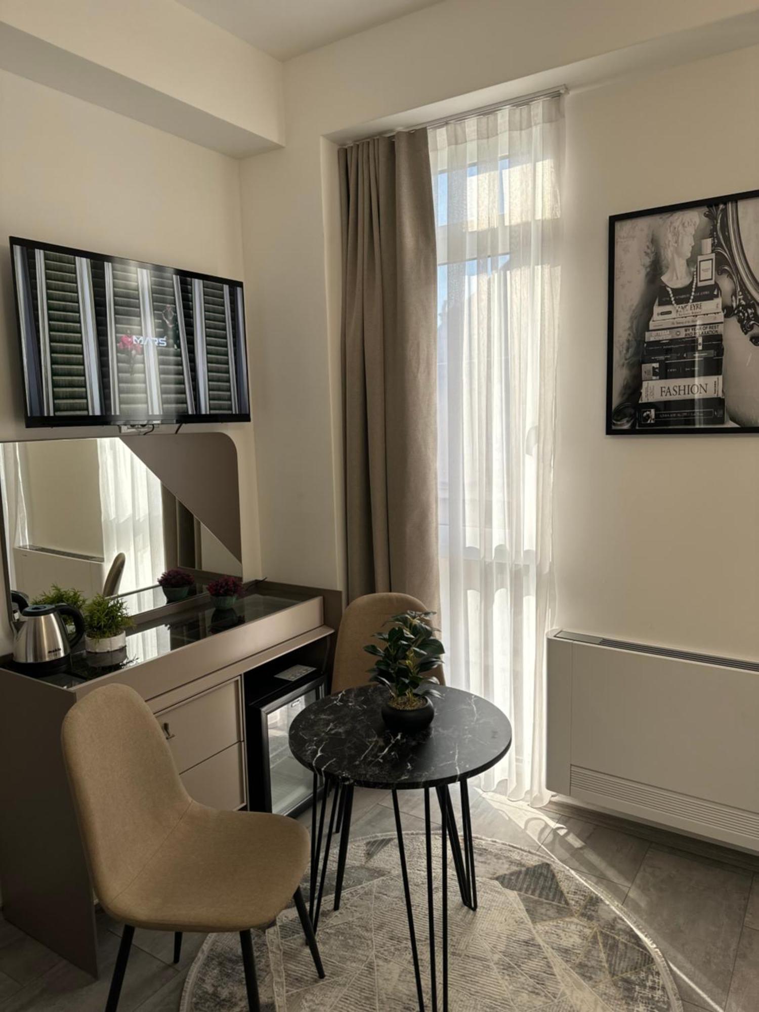 Hotel Le Manoir Гостивар Екстер'єр фото